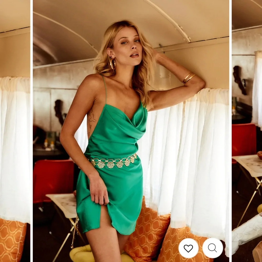 Satin backless mini dress — emerald